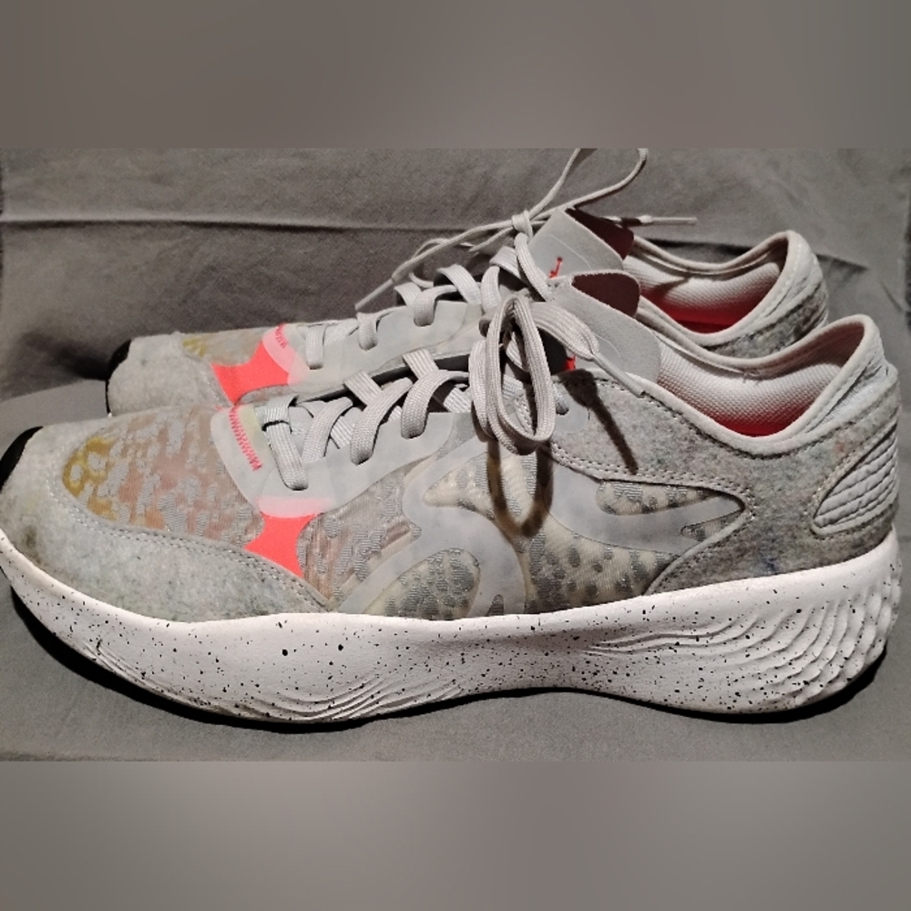 Nike Jordan Delta 3 Low Pure Platinum/Black Infrared 23